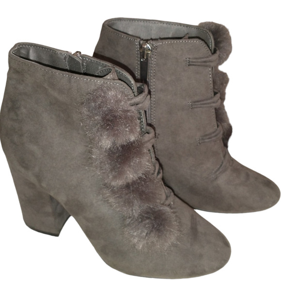 Primark Women's Faux Suede Gray Ankle Boots Heeled Pom-Poms Size 6 Fashionable - Picture 1 of 13